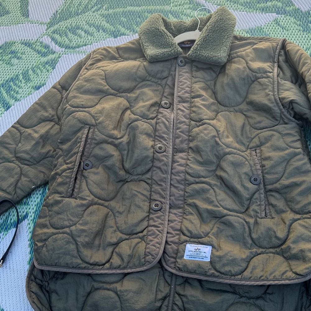 Alpha Industries women Olive Quilted Puffer Jacket